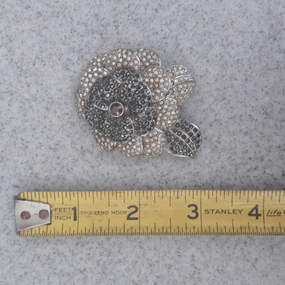 Avon Designer pin